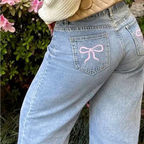 Light Blue Jeans with Pink Embroidery Bow Preppy Size 27 - Picture 1 of 14